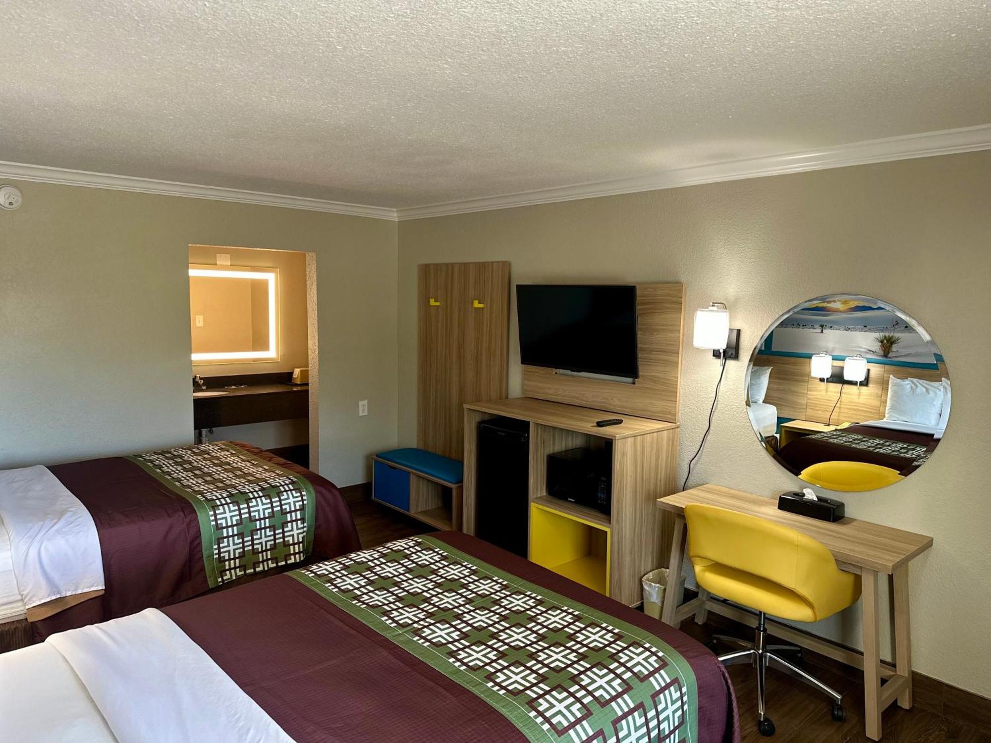 Days Inn By Wyndham Houston East Kültér fotó